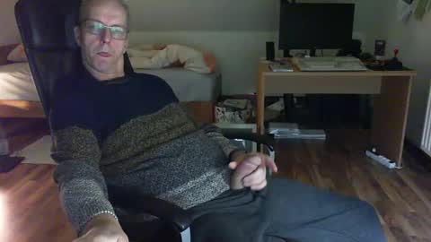 Snapshot of lefti27 chatting on 12.06.24 Dave online show from 12.06.24