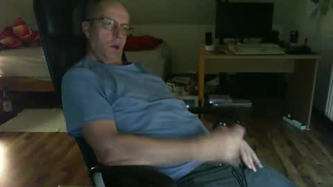 Snapshot of lefti27 chatting on 12.15.24 Dave online show from 12.15.24