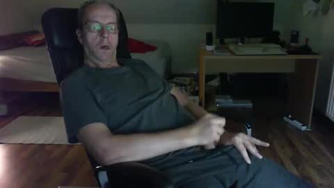 Snapshot of lefti27 chatting on 12.22.24 Dave online show from 12.22.24