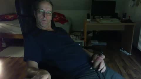 Snapshot of lefti27 chatting on 12.23.24 Dave online show from 12.23.24