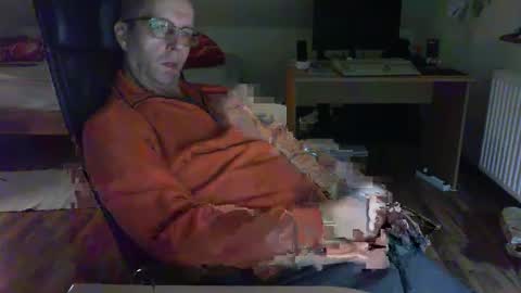 Snapshot of lefti27 chatting on 12.25.24 Dave online show from 12.25.24