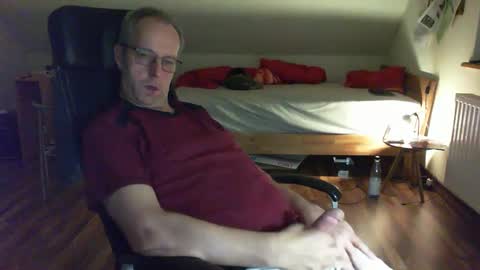 Snapshot of lefti27 chatting on 01.05.25 Dave online show from 01.05.25