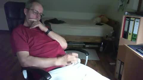 Snapshot of lefti27 chatting on 03.06.25 Dave online show from 03.06.25