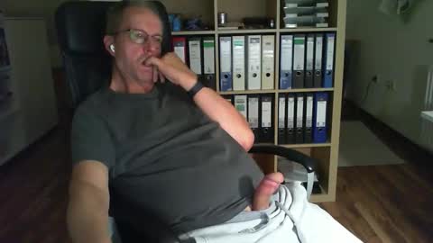 Snapshot of lefti27 chatting on 09.23.25 Dave online show from 09.23.25