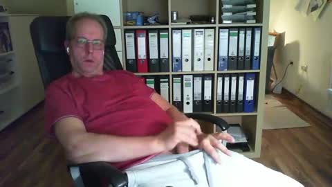 Snapshot of lefti27 chatting on 09.27.25 Dave online show from 09.27.25