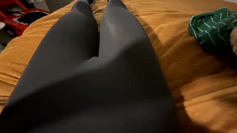 Snapshot of leggingslover7 chatting on 02.10.25 leggingslover7 online show from 02.10.25