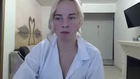 leggywily25 online show from 09.25.25