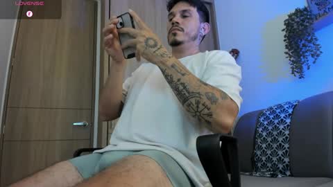 Snapshot of legolas_15 chatting on 04.22.26 Alejandro online show from 04.22.26