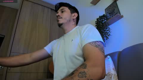 Snapshot of legolas_15 chatting on 06.01.26 Alejandro online show from 06.01.26