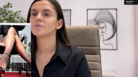 Elle  online show from 11.18.25