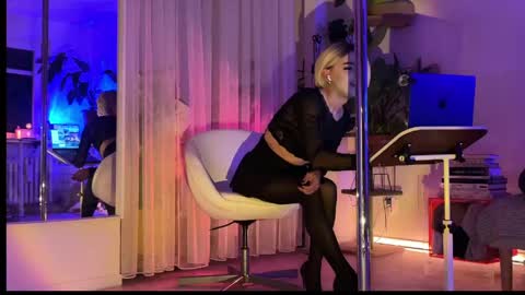 Snapshot of legsylegsinton chatting on 05.16.26 legsylegsinton online show from 05.16.26