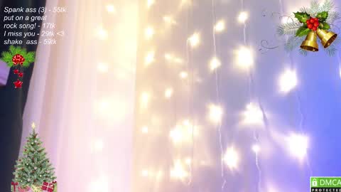 Snapshot of leia_bell chatting on 12.24.24 hey Im Leia and I love rock  online show from 12.24.24