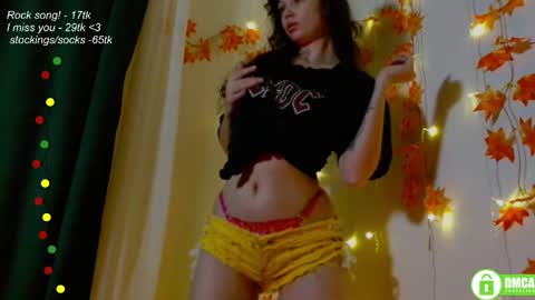Snapshot of leia_bell chatting on 10.18.25 hey Im Leia and I love rock  online show from 10.18.25