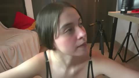 Snapshot of leiaah__ chatting on 05.16.26 Leah online show from 05.16.26