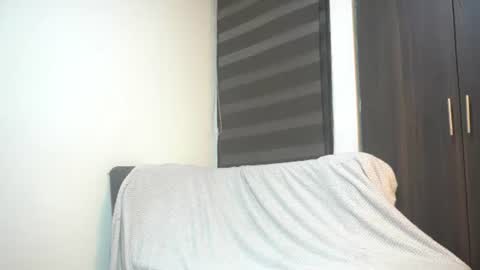 Snapshot of leiaah__ chatting on 06.25.26 Leah online show from 06.25.26