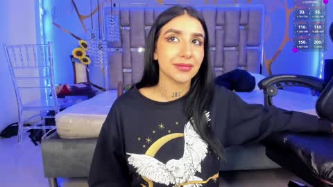 Snapshot of leiawong chatting on 01.05.25 Leia online show from 01.05.25