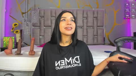 Snapshot of leiawong chatting on 01.16.25 Leia online show from 01.16.25