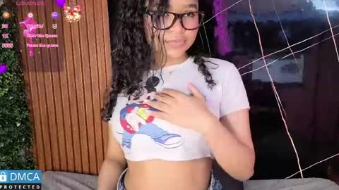 Snapshot of leidy_morales_ chatting on 04.23.26 Leidy online show from 04.23.26