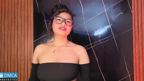 Snapshot of leidy_morales_ chatting on 04.24.26 Leidy online show from 04.24.26
