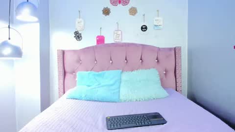 LEIGH ANGELS online show from 03.04.25