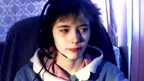 Snapshot of leigharedcross chatting on 02.14.26 Viola online show from 02.14.26