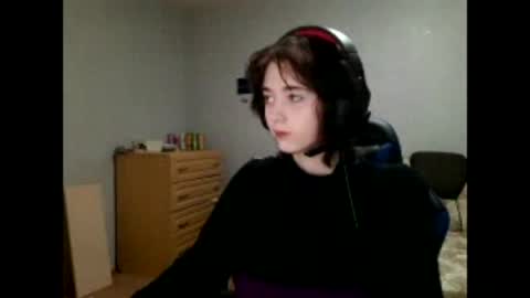 Snapshot of leigharedcross chatting on 06.05.26 Viola online show from 06.05.26