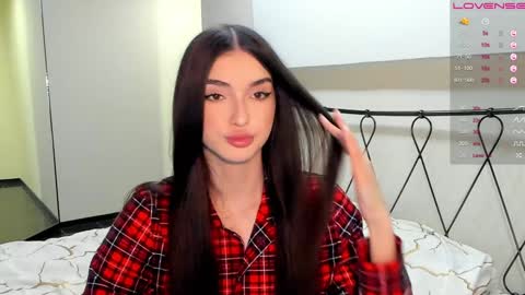 Leila online show from 01.27.25