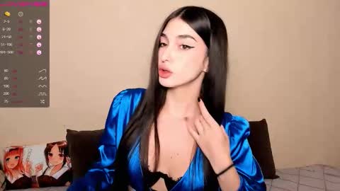 Snapshot of leila_4ever chatting on 11.22.25 Leila online show from 11.22.25