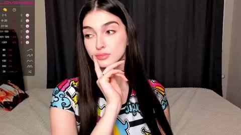 Snapshot of leila_4ever chatting on 04.14.26 Leila online show from 04.14.26