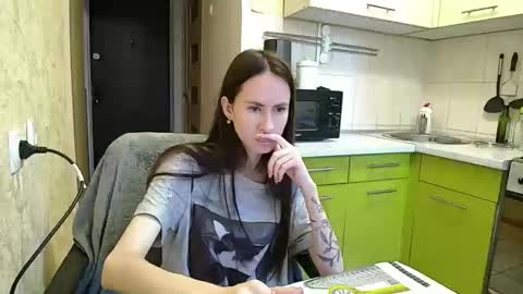 Leila online show from 09.09.25