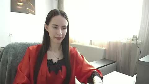 Leila online show from 09.27.25