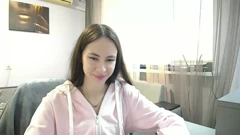 Leila online show from 10.07.25