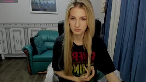 Leila Morriss online show from 12.02.24