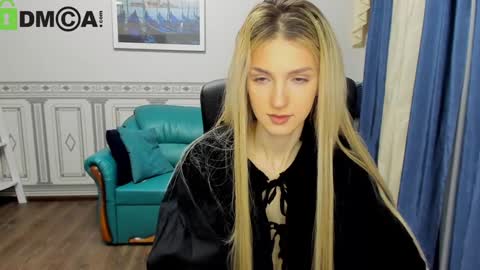 Leila Morriss online show from 12.11.24