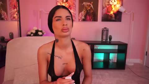 Leila online show from 06.26.26