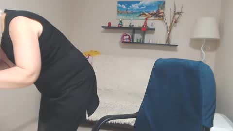 Snapshot of leilamays chatting on 12.05.24 Leila Kinky online show from 12.05.24