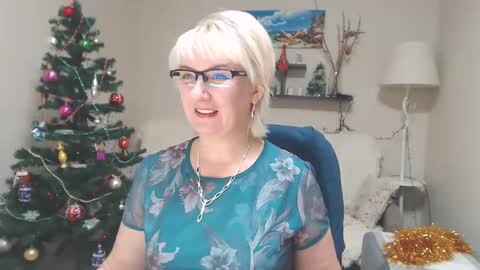 Snapshot of leilamays chatting on 12.21.24 Leila Kinky online show from 12.21.24