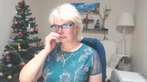 Snapshot of leilamays chatting on 12.21.24 Leila Kinky online show from 12.21.24