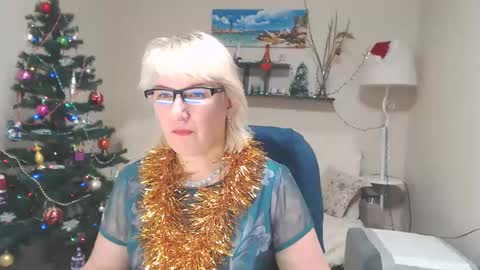 Snapshot of leilamays chatting on 12.29.24 Leila Kinky online show from 12.29.24