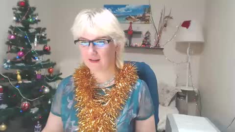 Snapshot of leilamays chatting on 12.29.24 Leila Kinky online show from 12.29.24