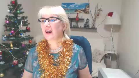 Snapshot of leilamays chatting on 12.29.24 Leila Kinky online show from 12.29.24