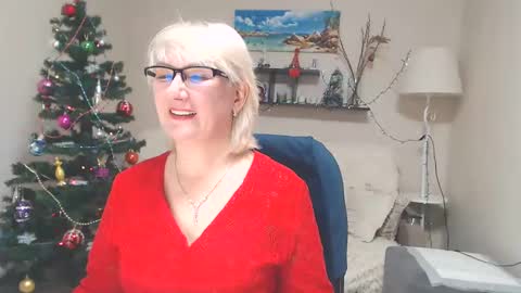 Snapshot of leilamays chatting on 01.03.25 Leila Kinky online show from 01.03.25