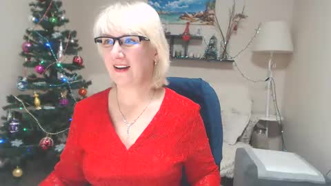 Snapshot of leilamays chatting on 01.03.25 Leila Kinky online show from 01.03.25