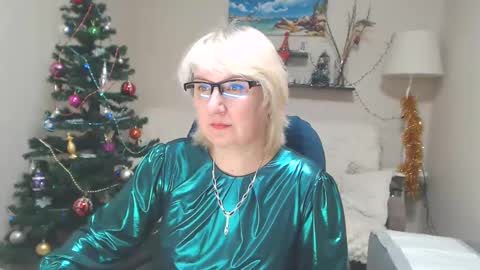 Snapshot of leilamays chatting on 01.08.25 Leila Kinky online show from 01.08.25