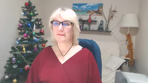 Snapshot of leilamays chatting on 01.13.25 Leila Kinky online show from 01.13.25