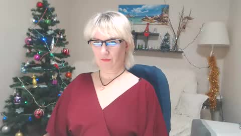 Snapshot of leilamays chatting on 01.15.25 Leila Kinky online show from 01.15.25