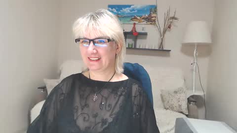 Snapshot of leilamays chatting on 01.19.25 Leila Kinky online show from 01.19.25