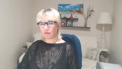 Snapshot of leilamays chatting on 01.22.25 Leila Kinky online show from 01.22.25