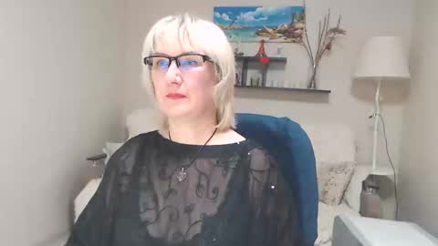 Snapshot of leilamays chatting on 01.23.25 Leila Kinky online show from 01.23.25