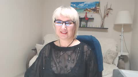 Snapshot of leilamays chatting on 01.25.25 Leila Kinky online show from 01.25.25